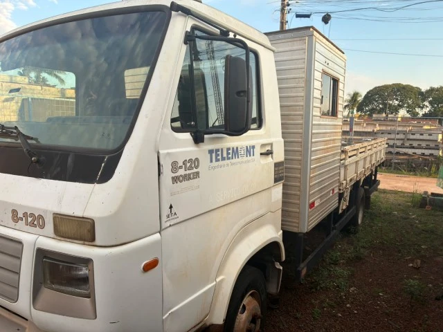 Volkswagen 8.120 Euro3 2011 com Baú