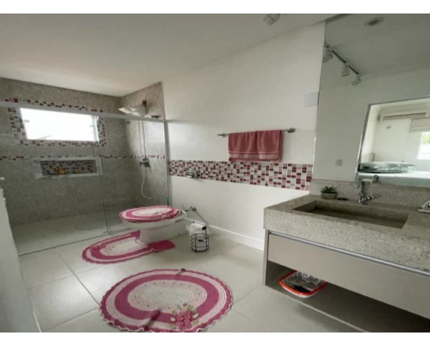 Casa com 4 Suítes em Jaraguá do Sul/SC em Jaraguá Do Sul - Santa Catarina