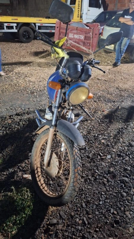 Honda CG 125 Titan KS 2002/2003 Amarela em Tangará Da Serra - Mato Grosso