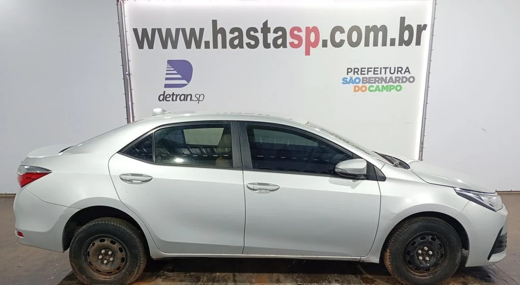 Toyota Corolla GLi Upper 2019 Prata em Casa Branca - São Paulo