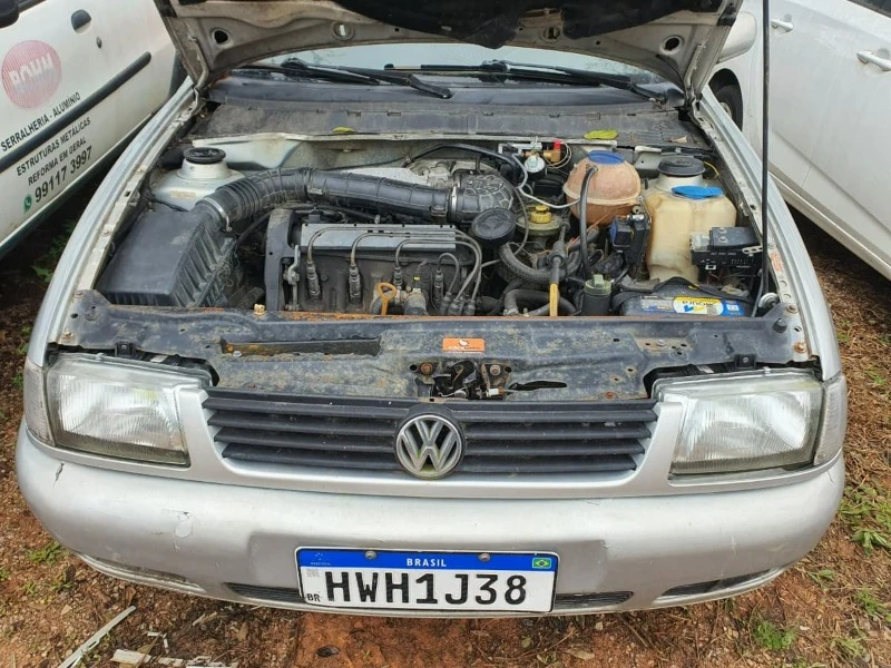 Volkswagen Polo Clássico 1.8 MI 1998/1999 em São José - Santa Catarina