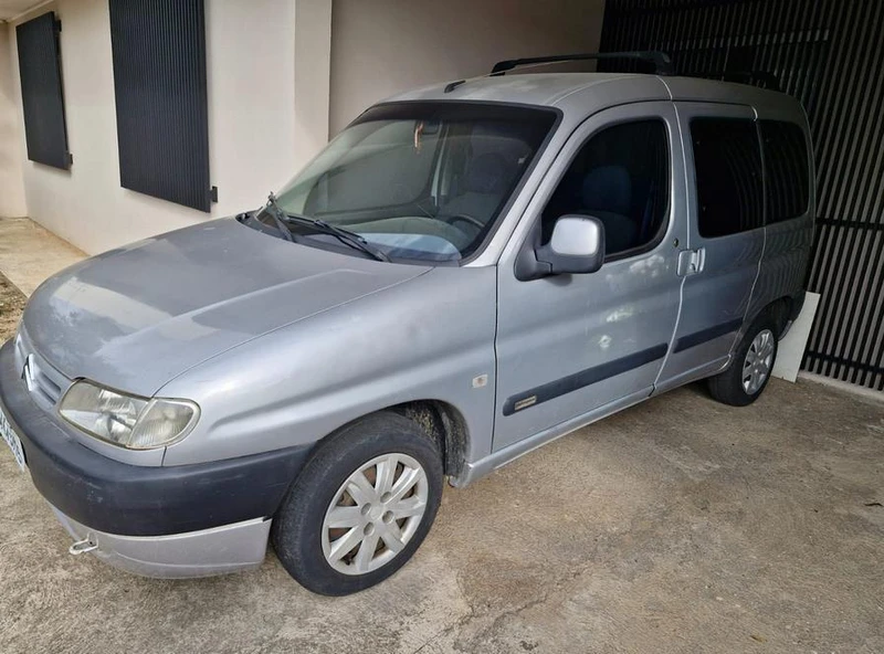 Citroën Berlingo MP18I 2001 Prata em Pinhais - Paraná