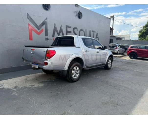 Mitsubishi L200 L200 GLS 3.2 TB 2013 Diesel em São Paulo