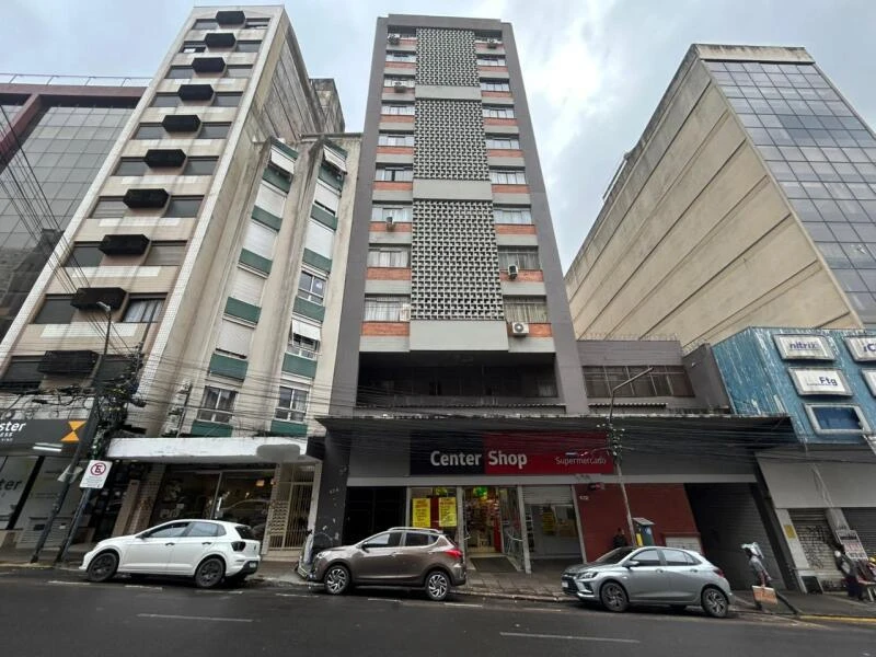 Apartamento no Centro do Edifício Sir Winston Churchill em Porto Alegre/RS em Porto Alegre - Rio Grande do Sul