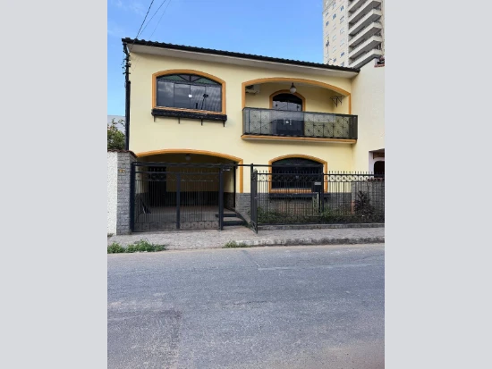 Casa com 163m² construídos em Pouso Alegre/MG em Pouso Alegre - Minas Gerais