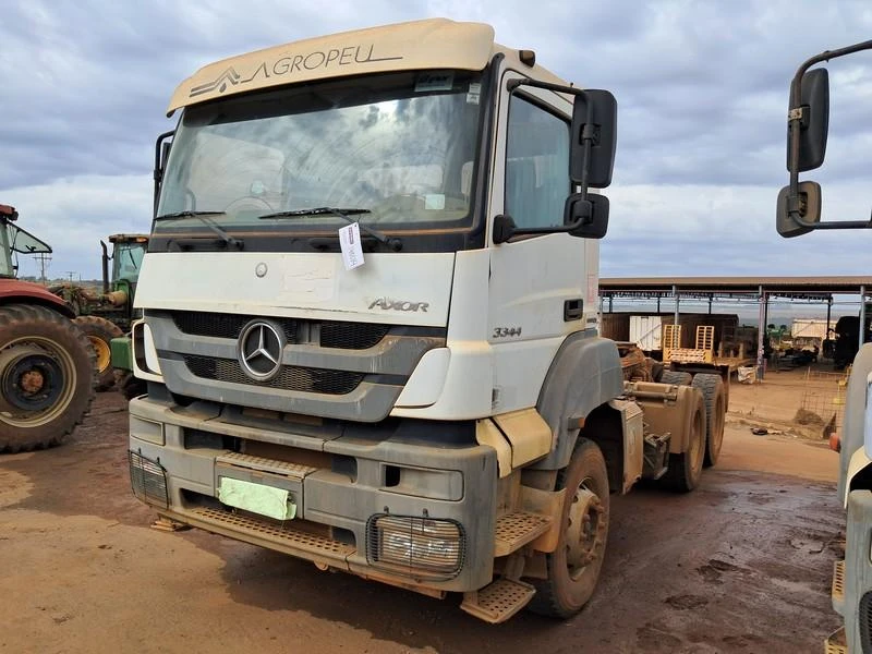 Mercedes-Benz Axor 3344S 6x4 Automático 2015/2016 em Pompéu - Minas Gerais