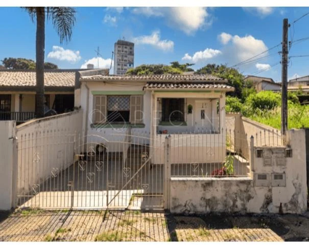 Terreno com Construção Residencial em Campinas/SP em Campinas - São Paulo