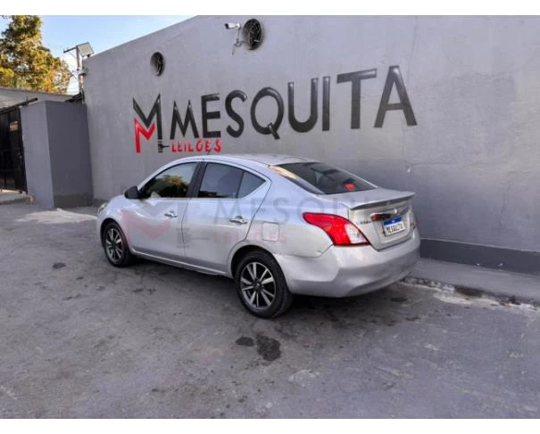 Nissan Versa SL 2019 1.6 Automático Prata em São Paulo