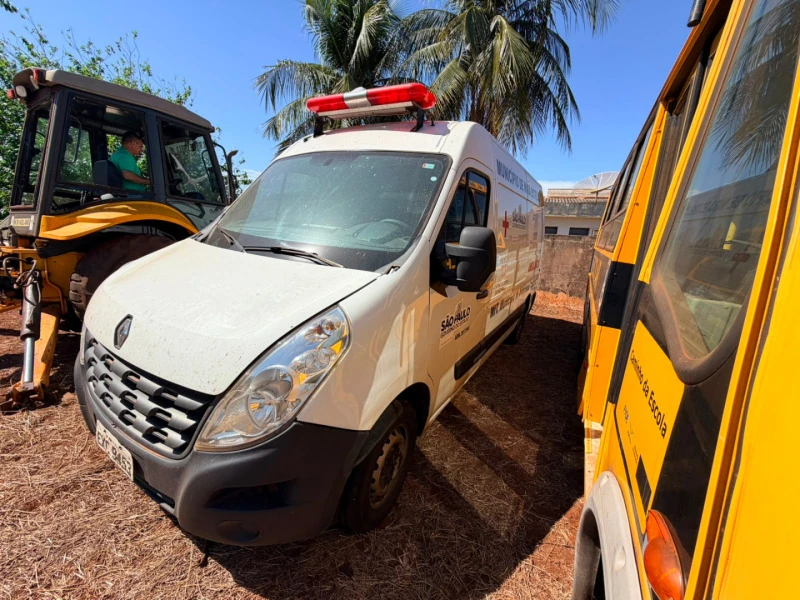 Renault Master Ambulância Van Branco em Mira Estrela - São Paulo