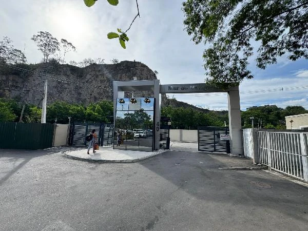 Apartamento com 2 Quartos em Sao Goncalo/RJ em Sao Goncalo - Rio de Janeiro
