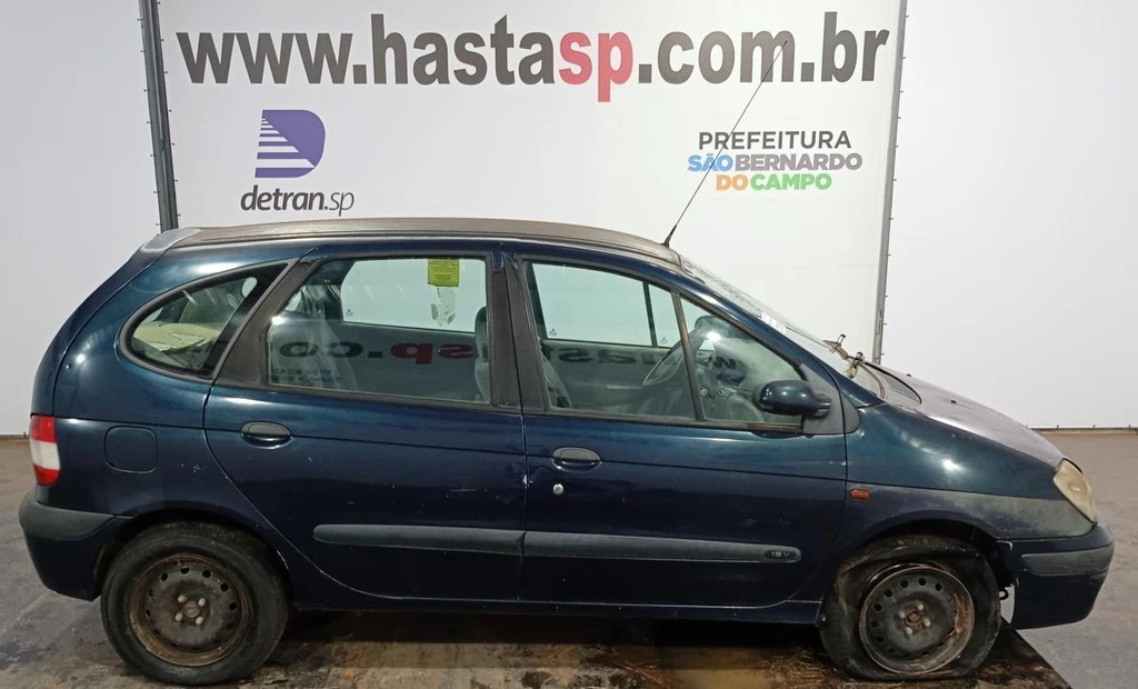 Renault Scenic RXE 2003 1.6 Automático Verde em Casa Branca - São Paulo