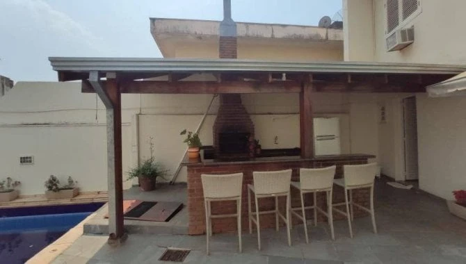 Casa com 319 m² em Londrina/PR em Londrina - Paraná