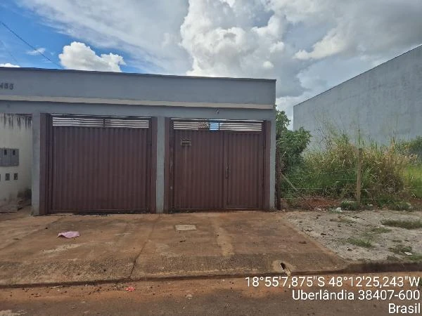 Casa com 2 Quartos em Uberlândia/MG em Uberlandia - Minas Gerais