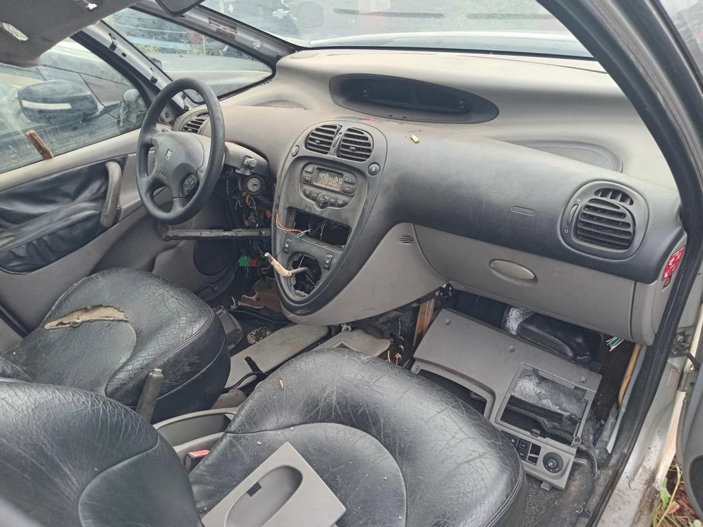 Citroën Xsara Picasso 2001 Sucata Motor Inservível em Casa Branca - São Paulo