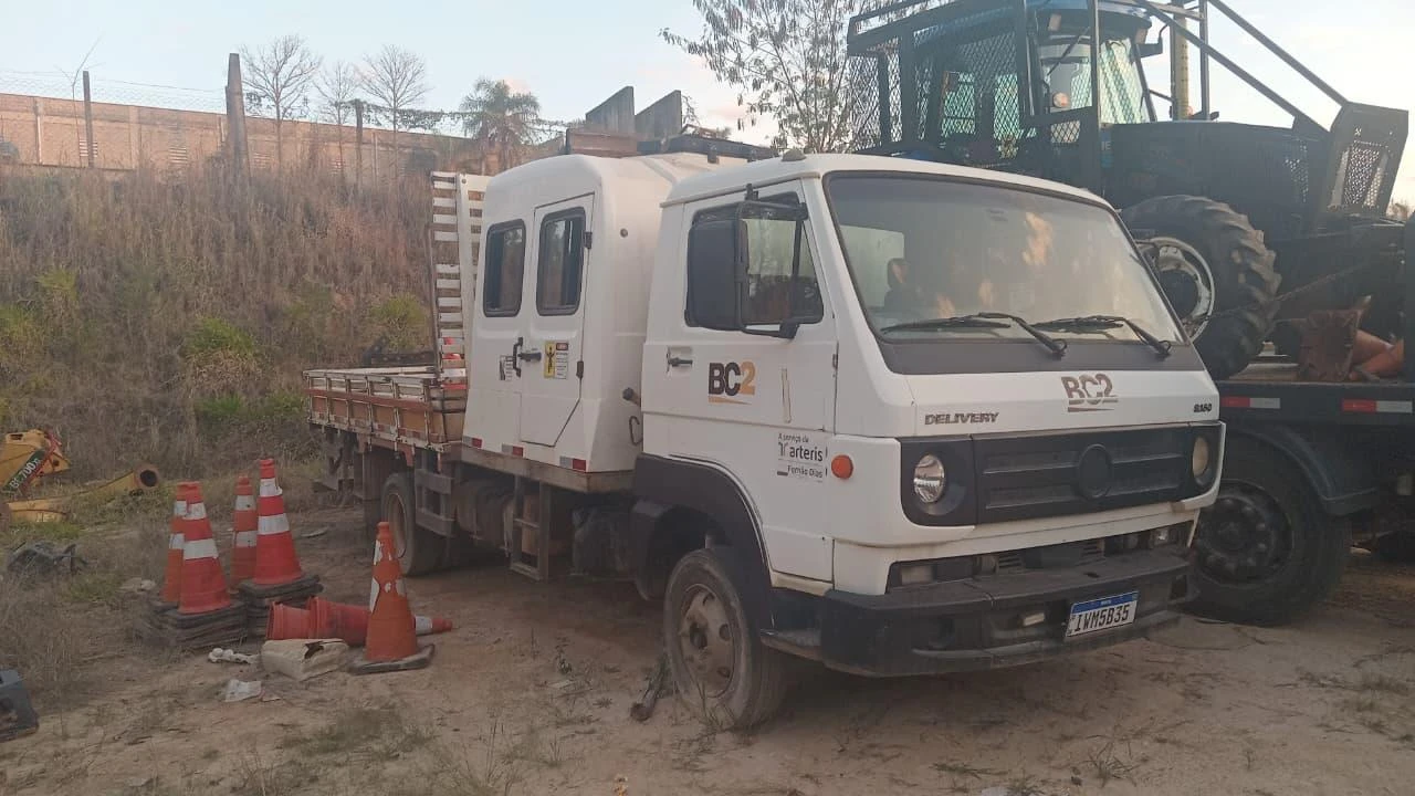 Volkswagen 8.160 DRC DRC 4x2 2014/2015 Branca em Sorocaba - São Paulo