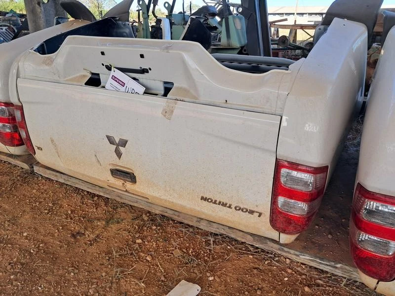 Mitsubishi L200 L200 Triton GL Caçamba Metálica em Caetanópolis - Minas Gerais