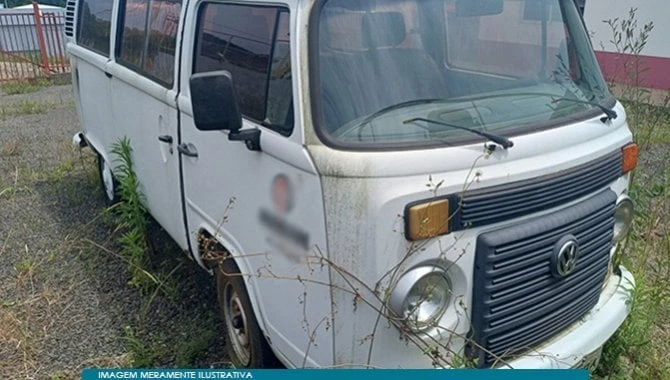 Volkswagen Kombi Kombi 2006 Branco em Concórdia - Santa Catarina