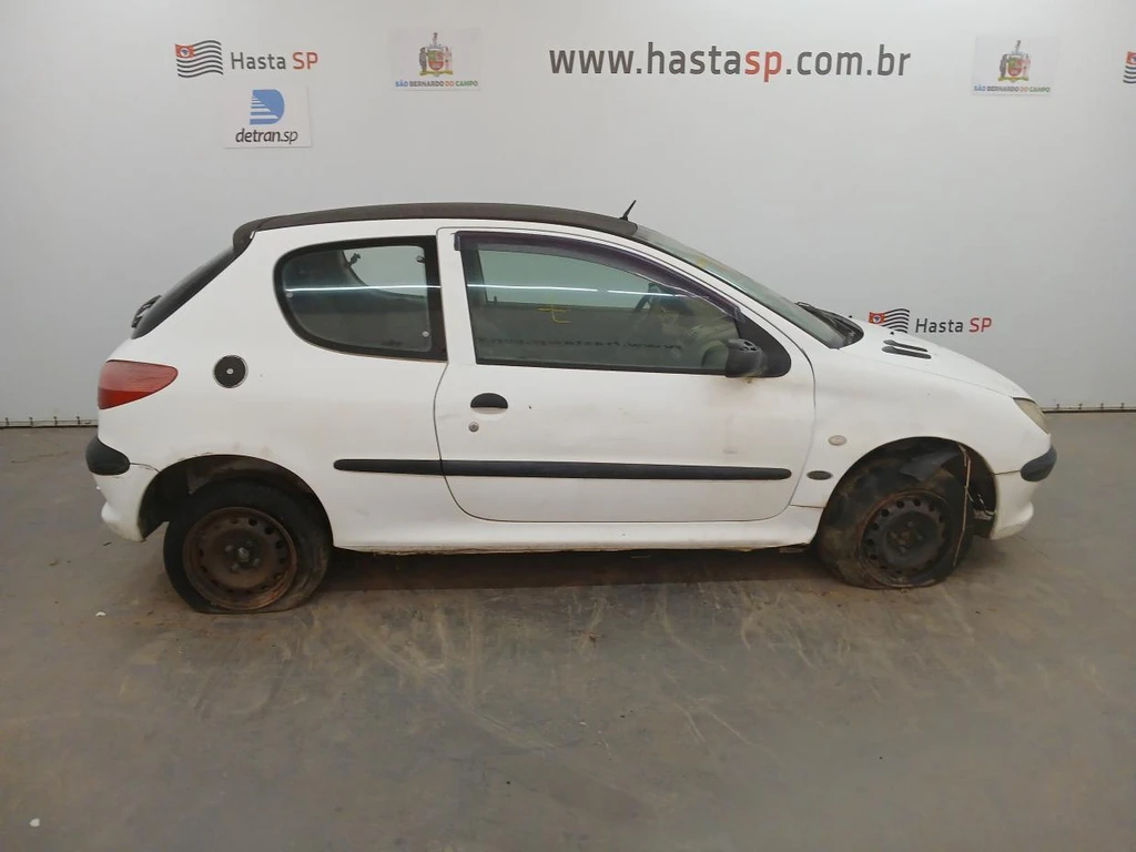 Peugeot 2000 2000 Branco em Porto Feliz - São Paulo
