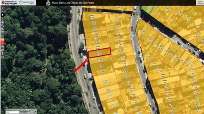 Terreno com 50% de Lote 23-B em São Paulo/SP em São Paulo