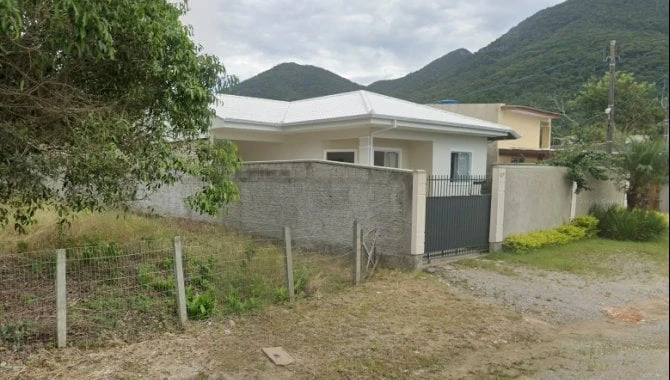 Casa com 245 m² em Palhoça/SC em Palhoça - Santa Catarina