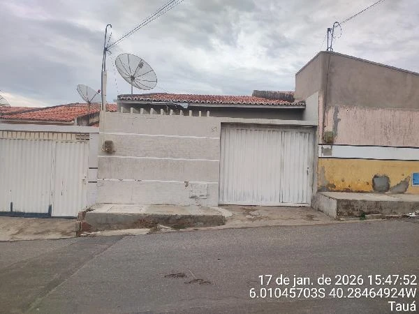 Casa com 3 Quartos e 1 Vaga em Tauá/CE em Taua - Ceará