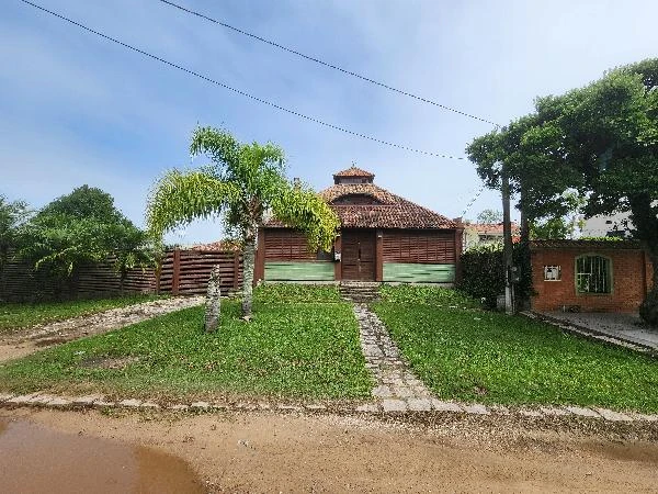 Casa 179m² de área privativa e 300m² de terreno em Pelotas - Rio Grande do Sul