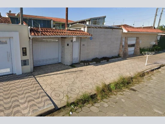 Casa com 1 vaga em Mongaguá/SP em Mongaguá - São Paulo