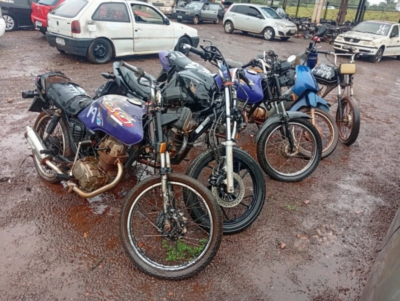 Honda CG 125 Titan 1998 CG 125 Titan, 1990 CG 125 Today, 2024 CG 160 Fan em Dourados - Mato Grosso do Sul