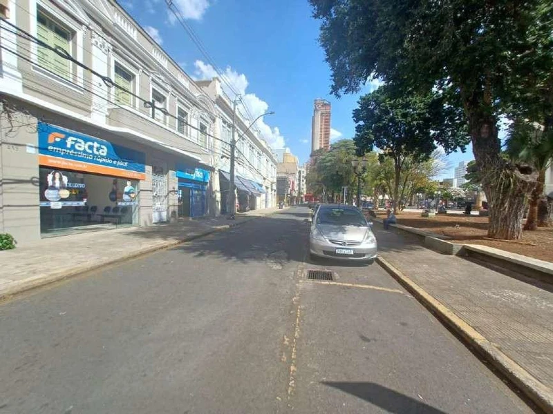 Sala Comercial conjunto 15 no Edifício Presidente Kennedy em Piracicaba/SP em Piracicaba - São Paulo