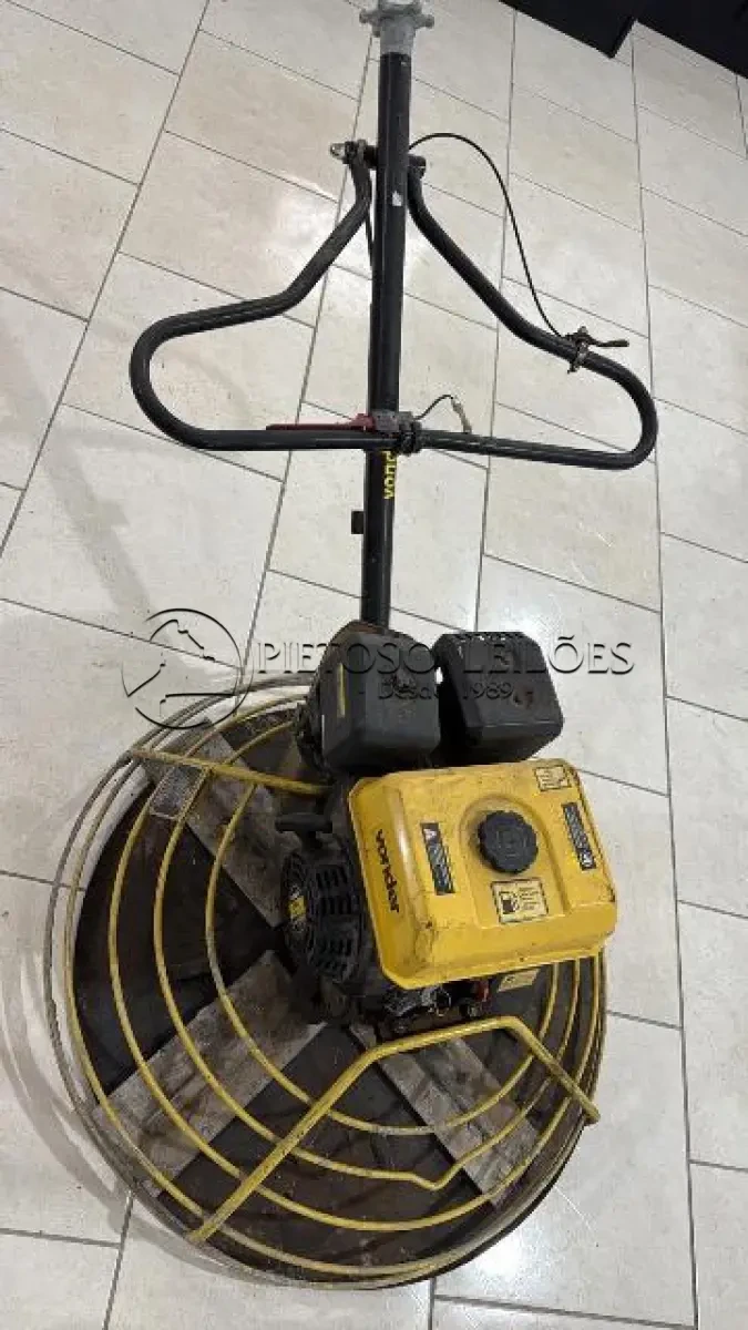 Alisadora de Piso com 7.8 HP ano 2019 em Canoinhas/SC em Canoinhas - Santa Catarina