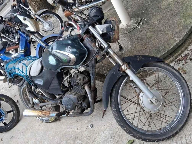 Yamaha YBR 125 2000 Sucata Motor Servível em Campinas - São Paulo