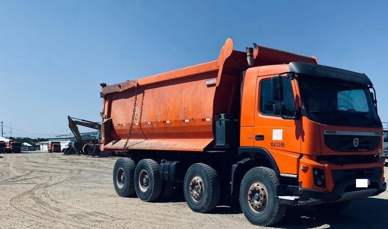 Volvo FM 480 FM 480 8X4R 2011 Laranja Dieselde Basculante em Bom Jesus - Paraíba