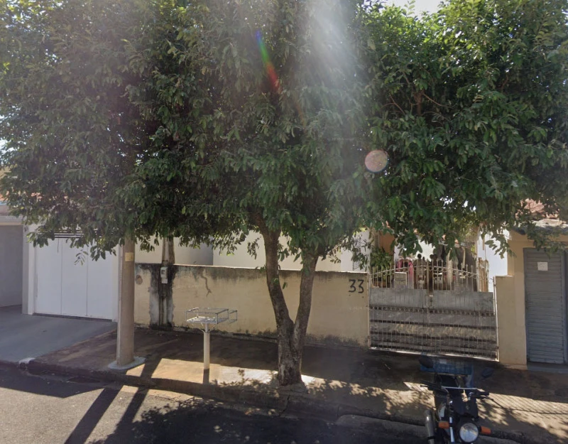 Terreno Terreno com Casa na Vila Bandeirantes em Birigui - São Paulo