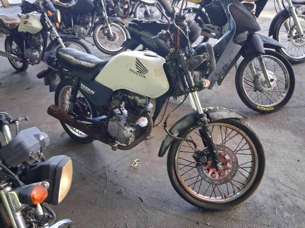 Honda CG 125 1996 Sucata Motor Servível em Campinas - São Paulo