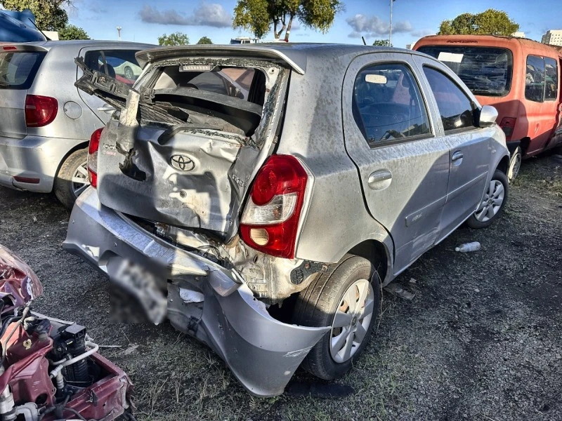 Toyota Etios Hb X Hb X 1.3 Manual em Salvador - Bahia