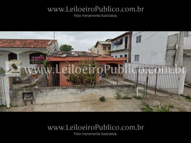 Casa com 45 m² e 300 m² em São José/SC em São José - Santa Catarina
