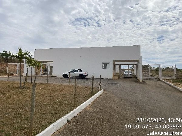 Terreno no Centro em Jaboticatubas/MG em Jaboticatubas - Minas Gerais