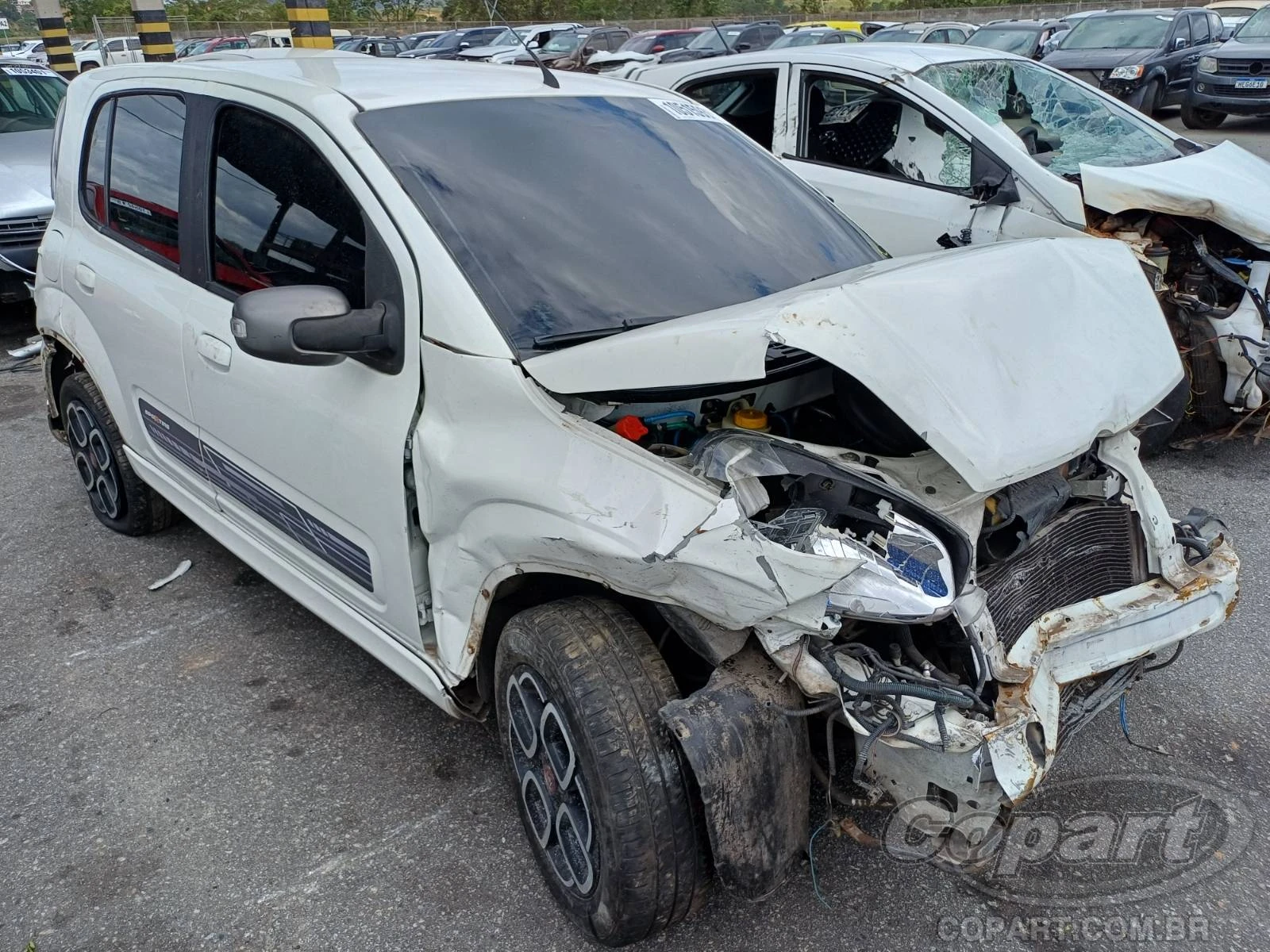 Fiat Uno Uno Sporting 2015 1.4 Evo em Pirapora Do Bom Jesus - São Paulo
