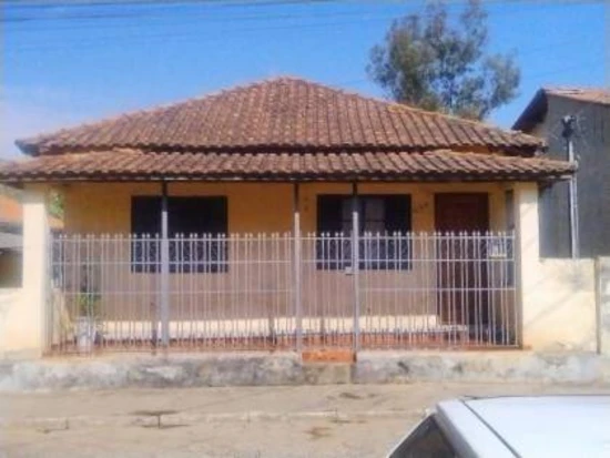 Casa com 1 vaga em Piranguçu/MG em Piranguçu - Minas Gerais