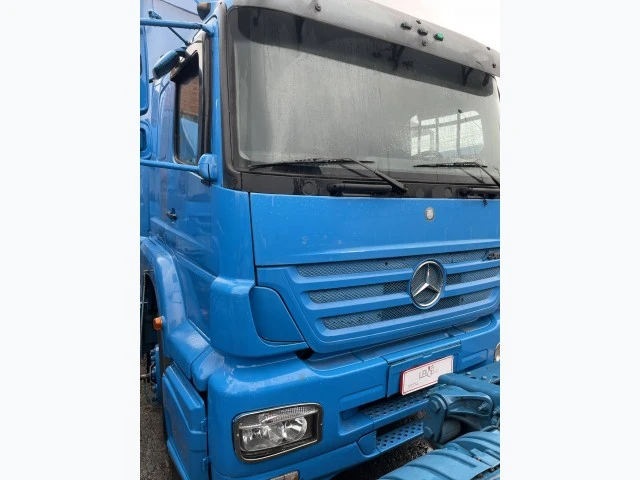 Mercedes-Benz Axor 1933 S Axor 1933 S 4x2 2012