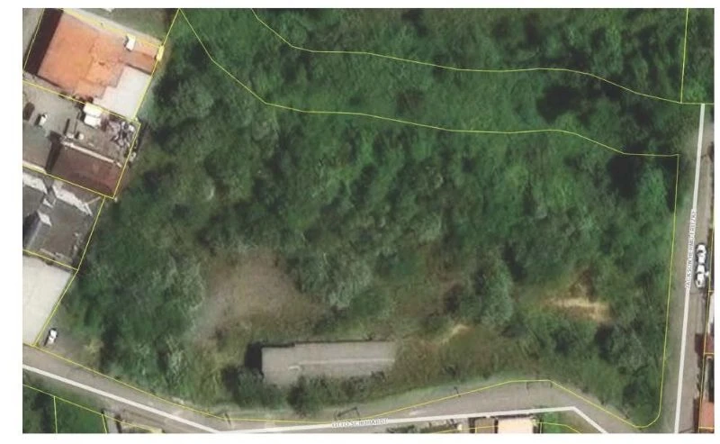 Terreno com Casa em Blumenau/SC em Blumenau - Santa Catarina