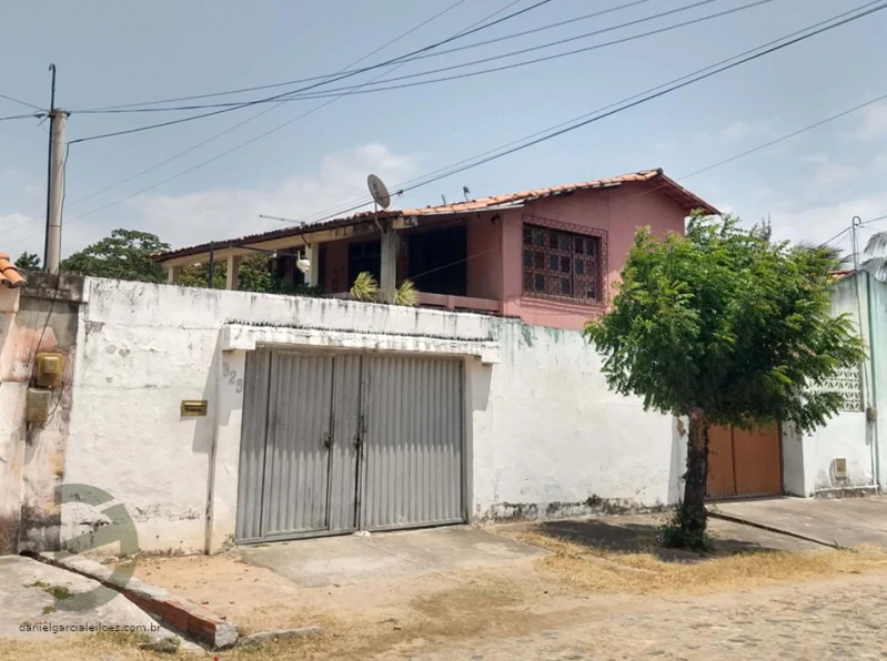 Terreno com Casa em Caucaia/CE em Caucaia - Ceará