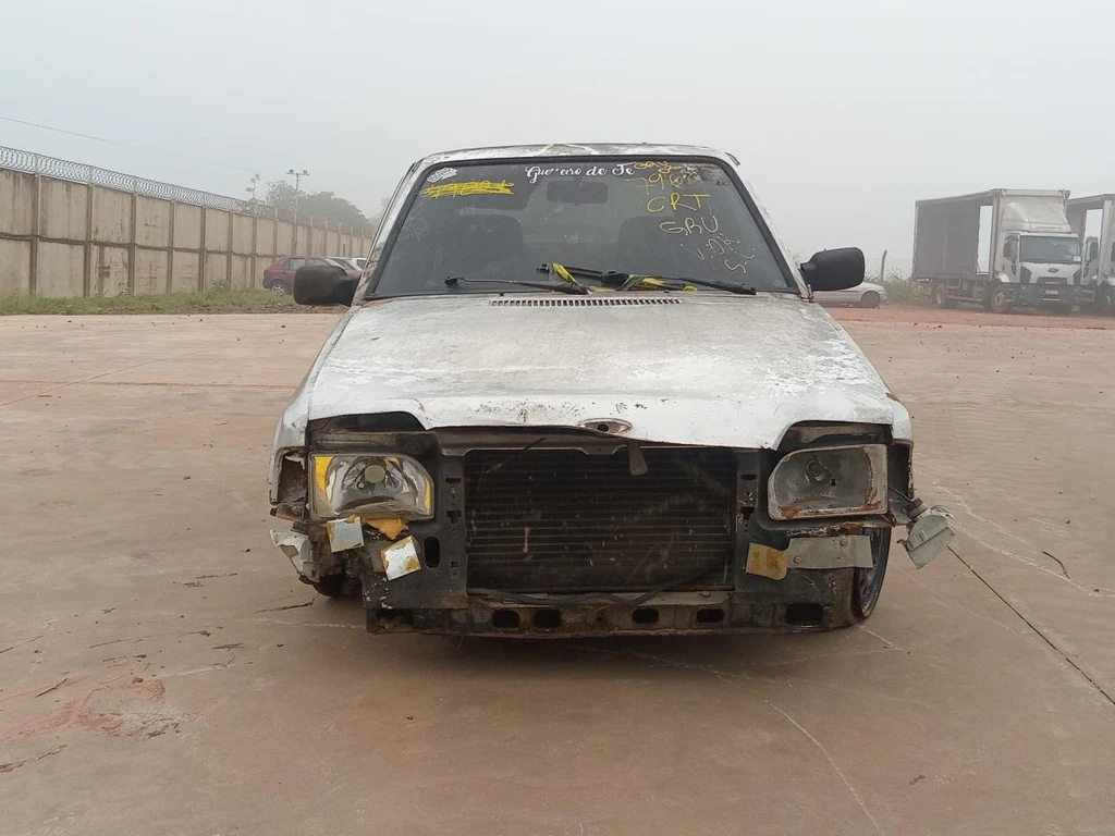 Ford Escort L 1992 Prata em Casa Branca - São Paulo