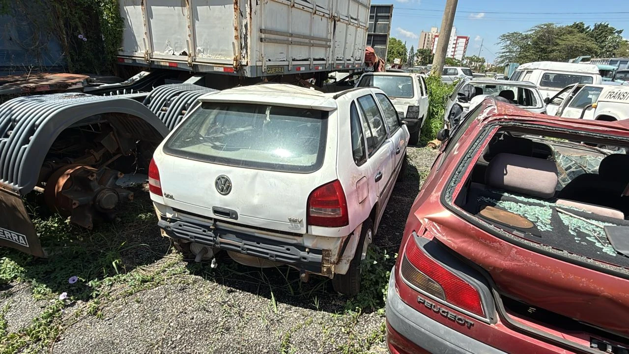 Veículo com VW Gol 1999 em Campinas/SP em Campinas - São Paulo