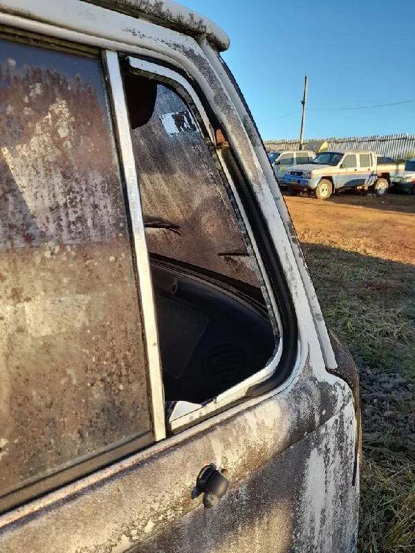 Volkswagen Kombi Kombi 1990 1.6 Gasolina Avariado em Alvorada - Rio Grande do Sul