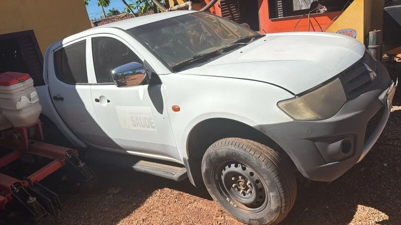 Mitsubishi L200 Triton L200 Triton GL D 2014 Branca em Porto Alegre Do Tocantins - Tocantins