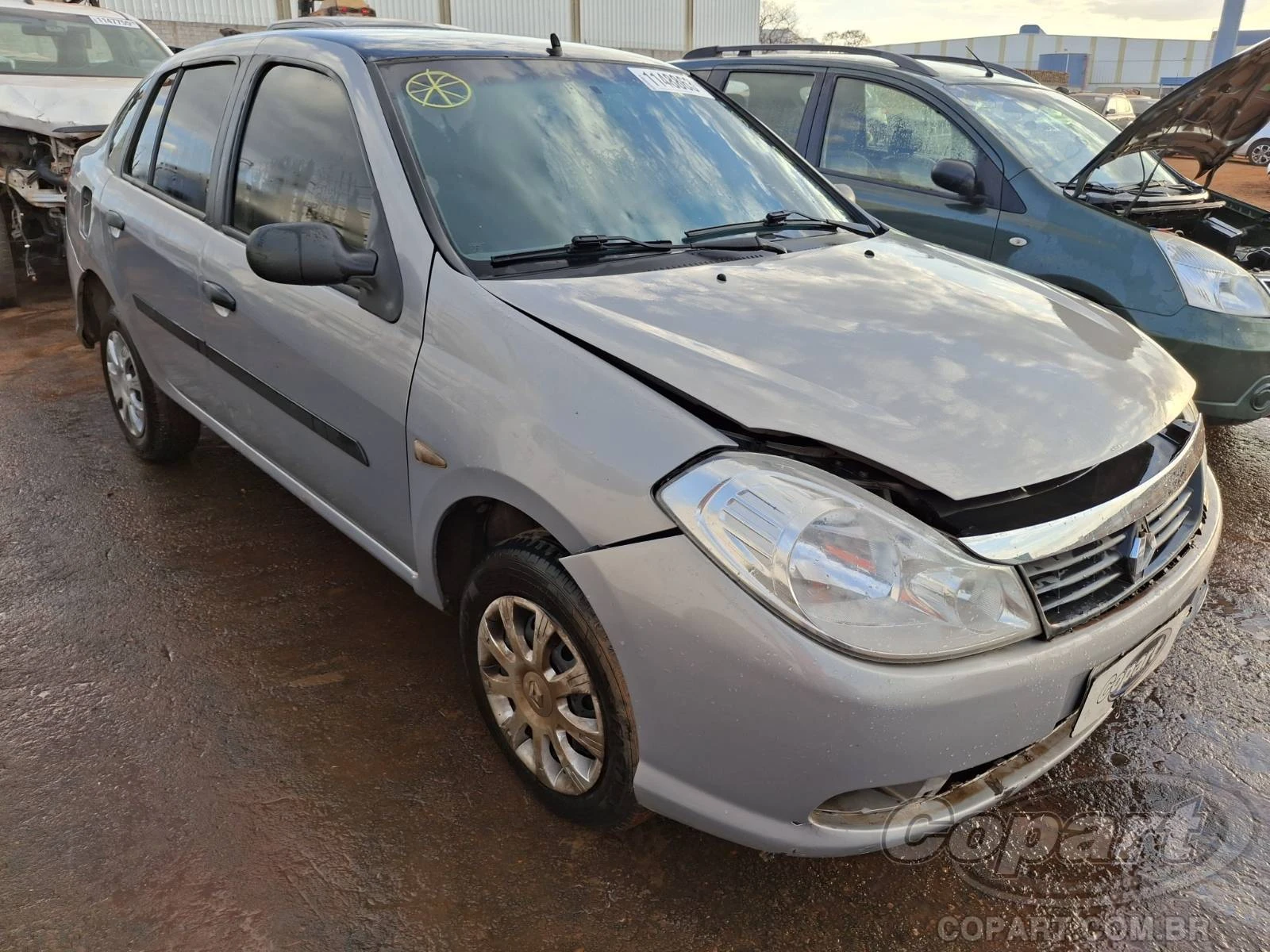 Renault Symbol 1.6 Hi-Flex 2010 Frontal em Aparecida De Goiânia - Goiás