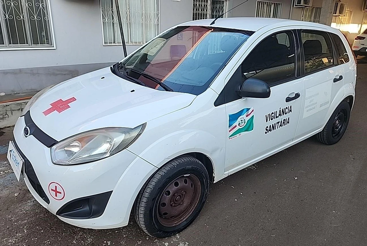 Ford Fiesta Fiesta 2012/2013 Flex Manual em Riqueza - Santa Catarina