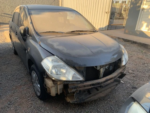 Nissan Tiida Sedan 2010 1.8? em null