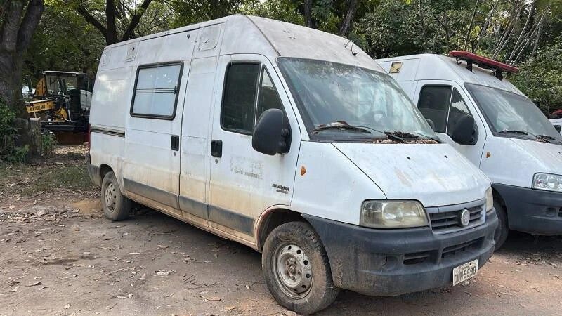 Fiat Ducato Van Branca Em Pátio em Ipatinga - Minas Gerais